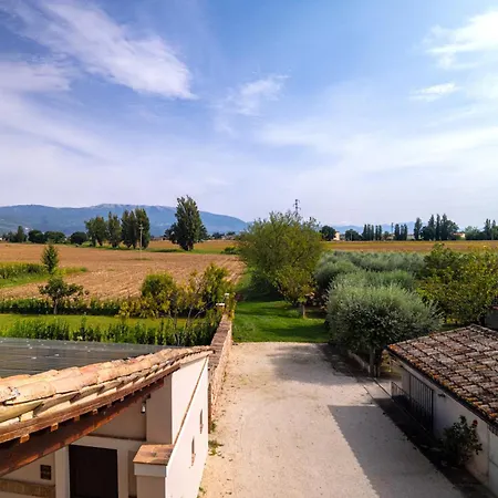 בית הארחה Casale Magrini Foligno