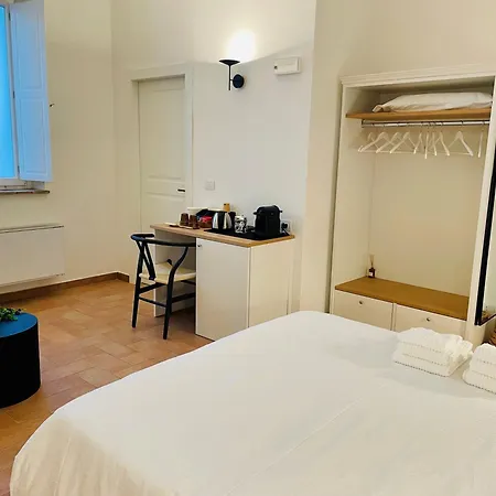 בית הארחה Casale Magrini Foligno 4*